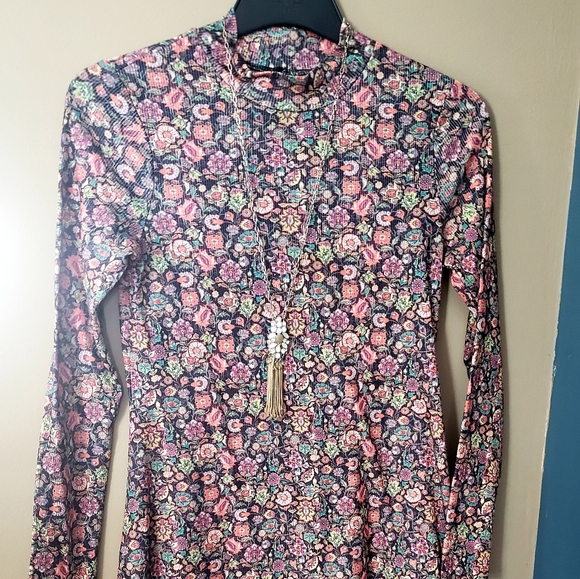 ADORABLE FLORAL MOCK NECK SHIFT DRESS🌾 - Picture 4 of 8